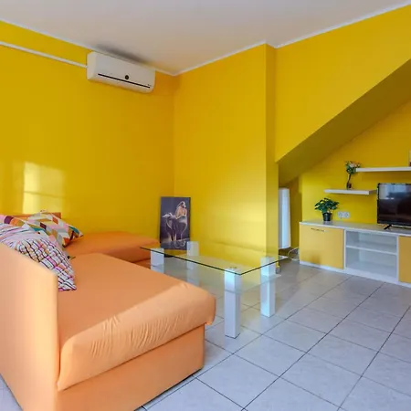 Mahnet 1 By Interhome Vir