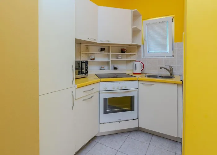 Mahnet 1 By Interhome Daire Vir